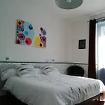 D'hotes Les Muriers Bed and breakfast 3*