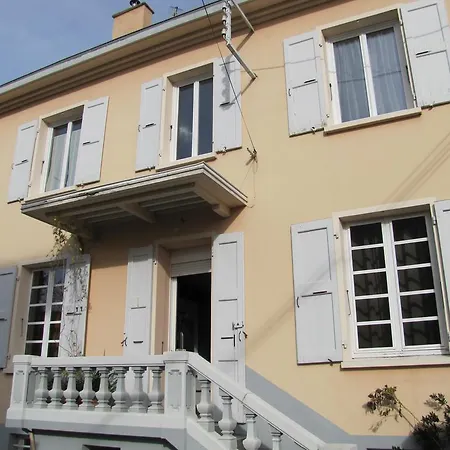 D'hotes Les Muriers Bed & Breakfast *