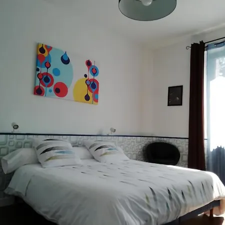 D'hotes Les Muriers Bed & Breakfast *